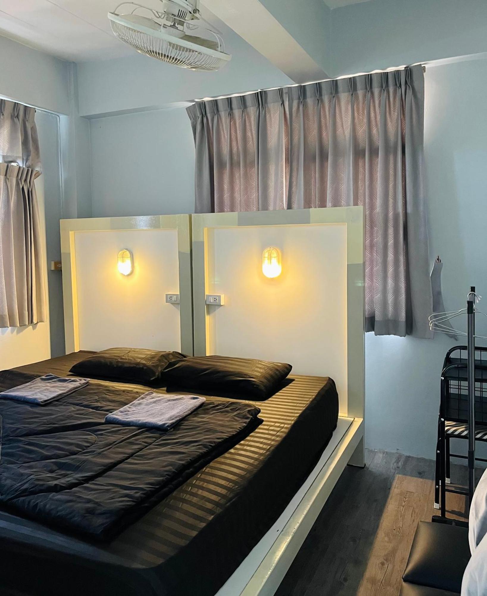 Patone Hostel Phra Nakhon Si Ayutthaya Esterno foto