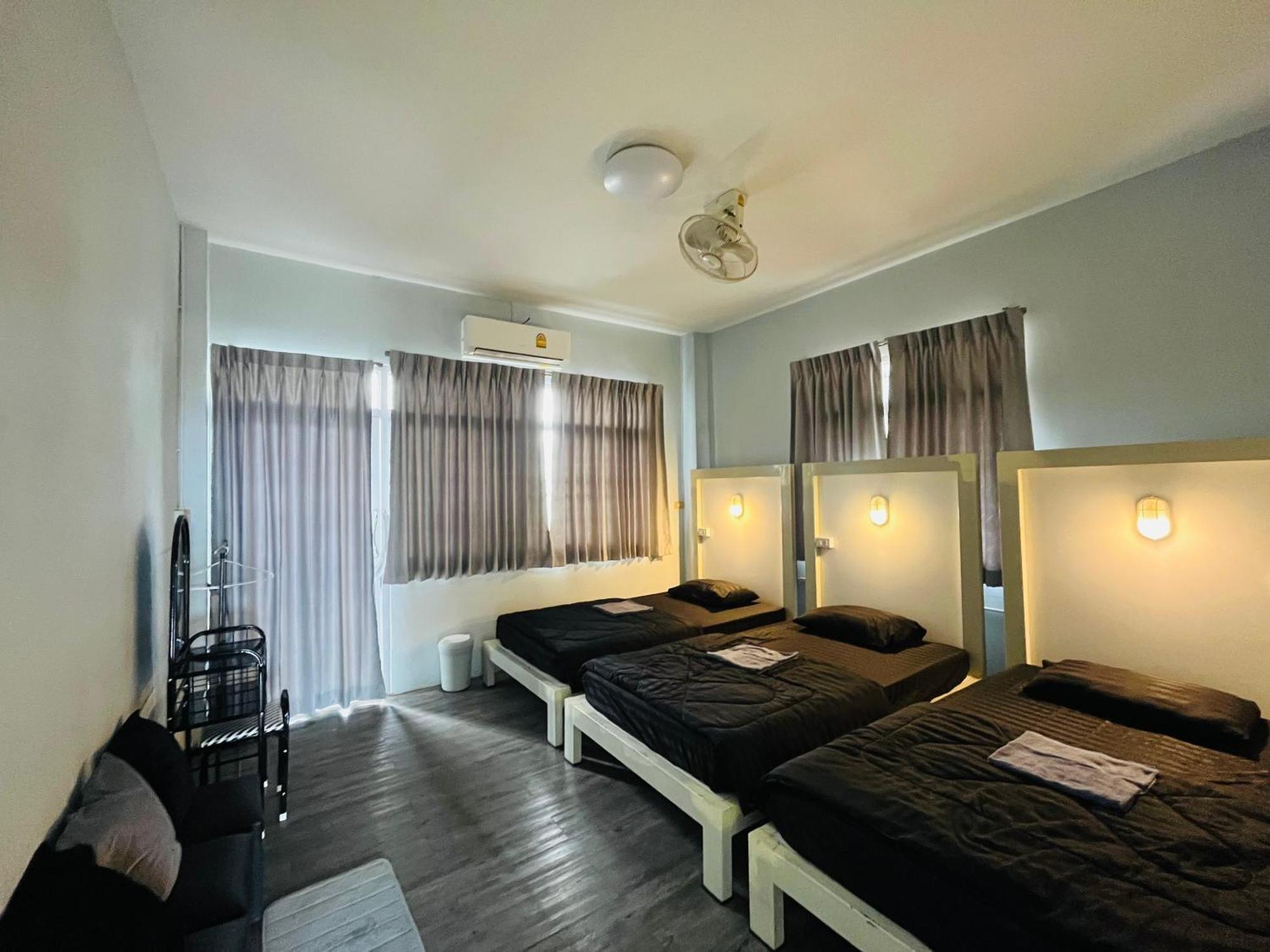 Patone Hostel Phra Nakhon Si Ayutthaya Esterno foto