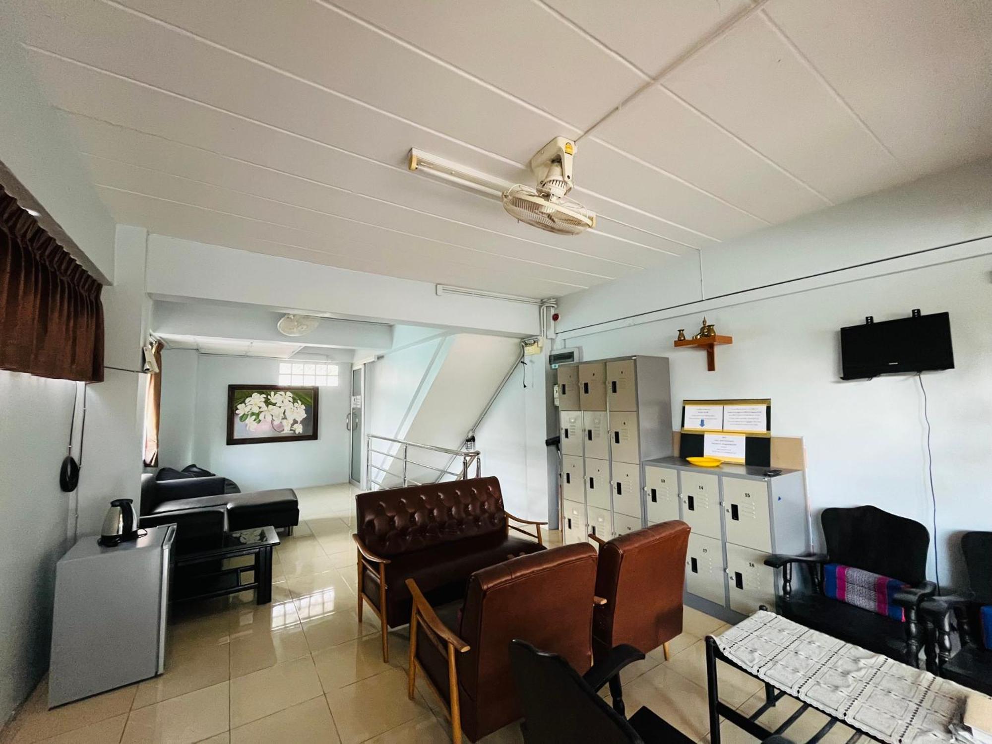 Patone Hostel Phra Nakhon Si Ayutthaya Esterno foto
